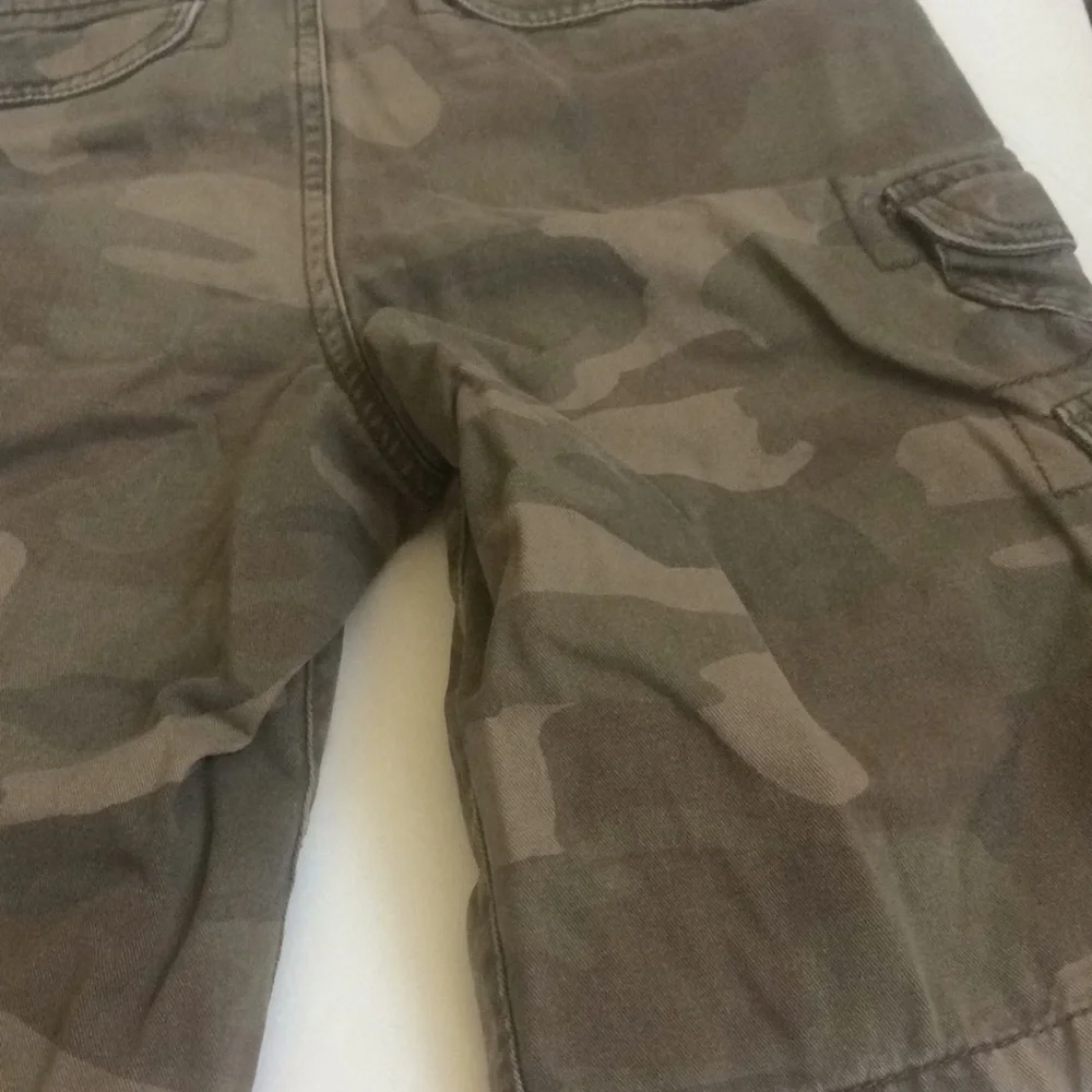 FINAL MARKDOWN Boys camo cargo shorts 10